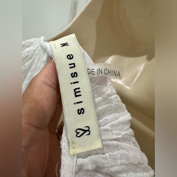 Simi Sue white geometric embroidered 3/4 bell sleeve top - Picture 2 of 6